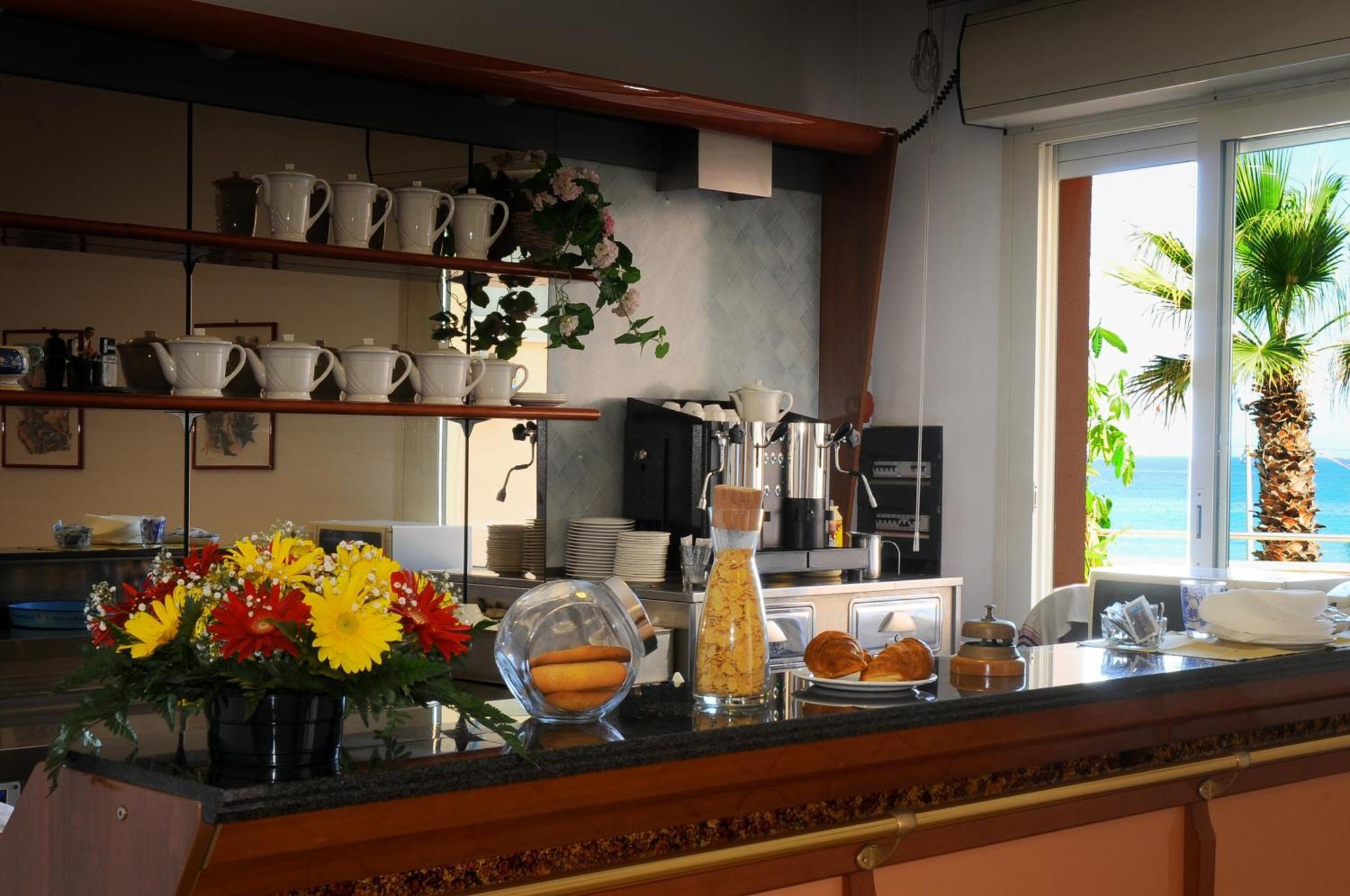 איסולה דלה פמינה Hotel Sirenetta מראה חיצוני תמונה