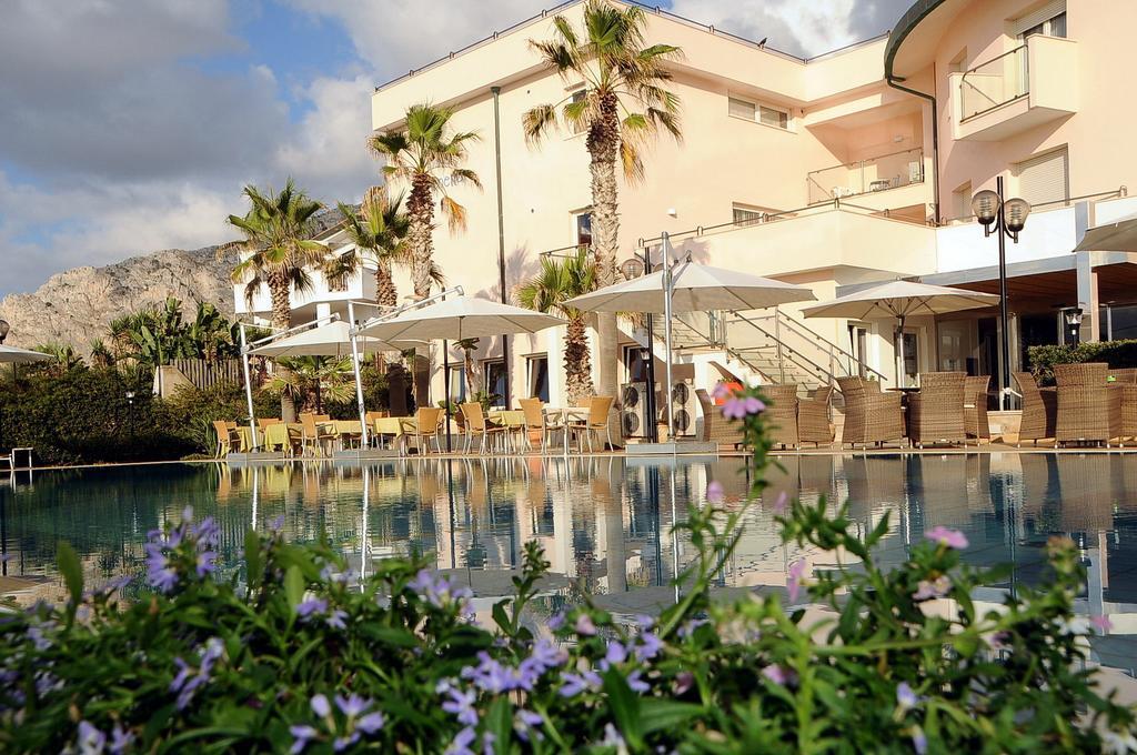 איסולה דלה פמינה Hotel Sirenetta מראה חיצוני תמונה