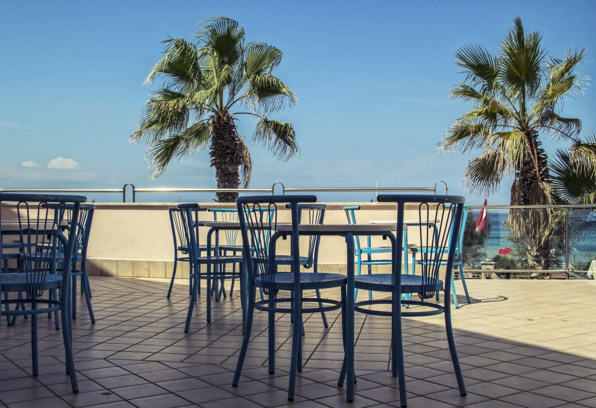 איסולה דלה פמינה Hotel Sirenetta מראה חיצוני תמונה