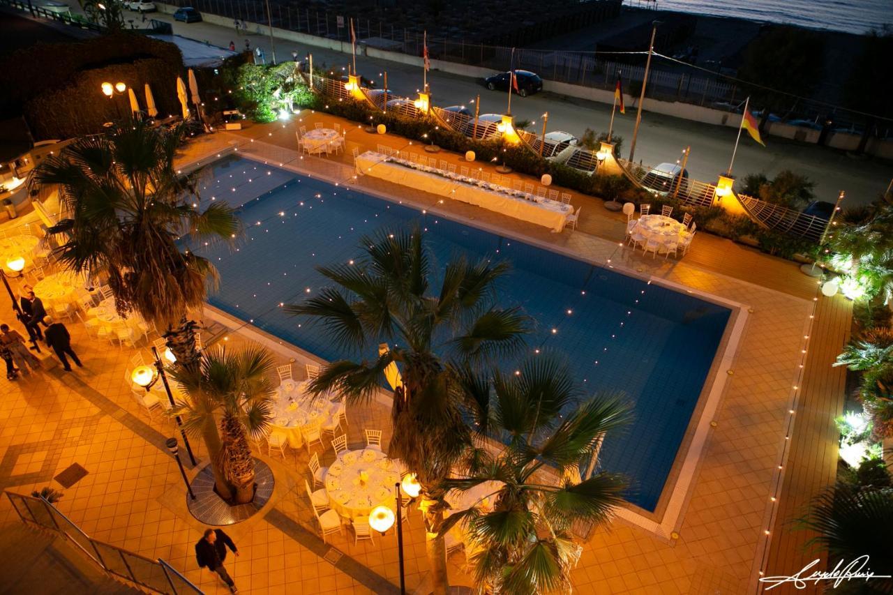איסולה דלה פמינה Hotel Sirenetta מראה חיצוני תמונה